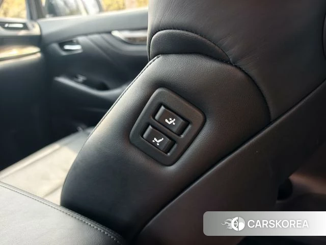 Toyota Elfa id 4272189 из Китая 12