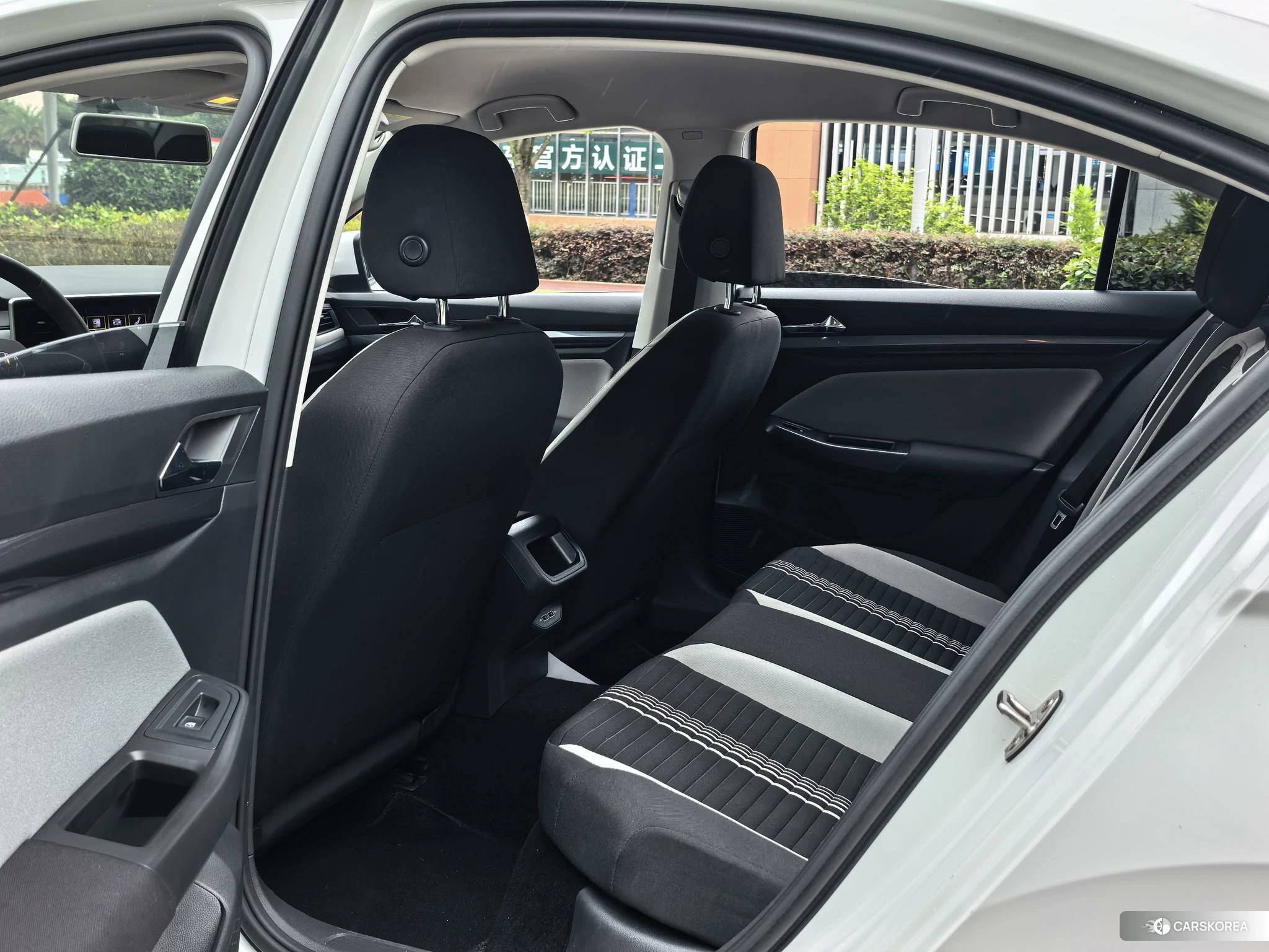 Volkswagen Bora 2024 Белый из Китая, фото 2