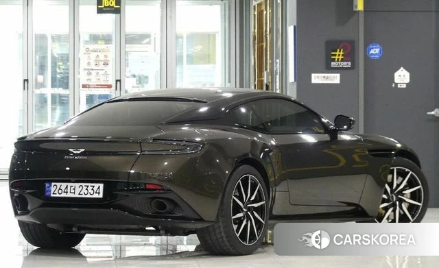 Aston Martin DB11 2020 Коричневый из Кореи, фото 2