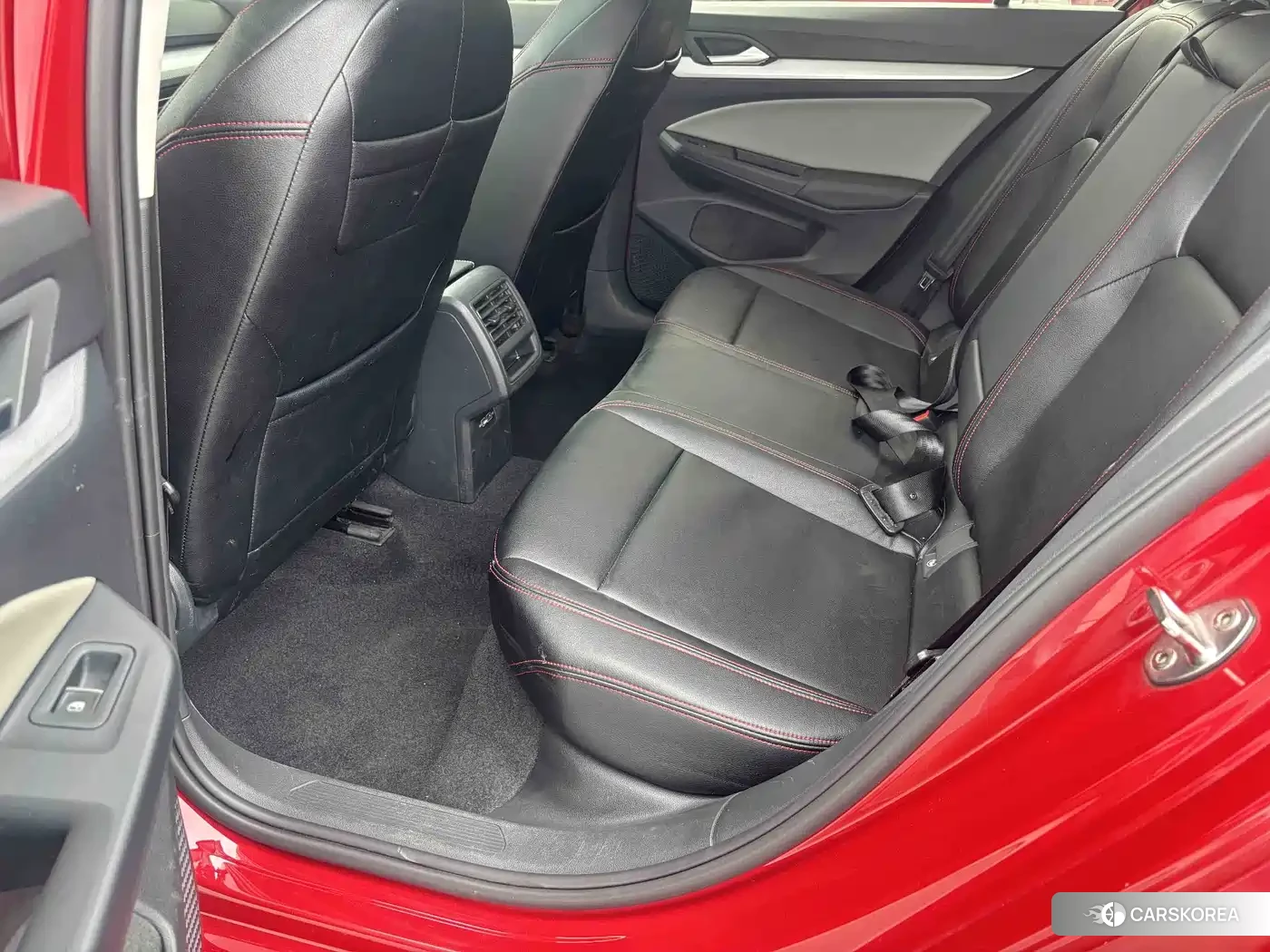 Volkswagen Golf 2022 Red/purple из Китая, фото 2