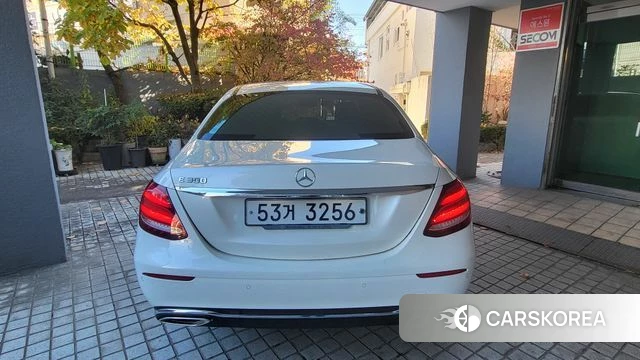 Mercedes-Benz E-Class W213 2018 Жемчужный цвет из Кореи, фото 2