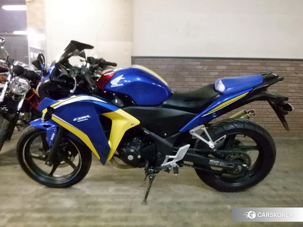 Проданный Honda CBR250R ABS 2013 из Японии, фото 2