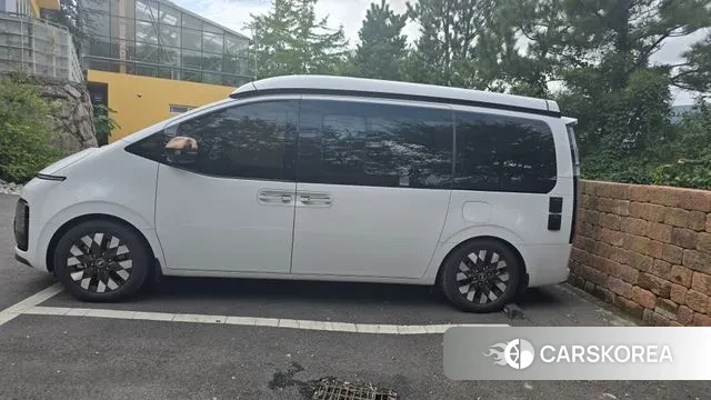 Hyundai Staria 2023 Белый из Кореи, фото 2