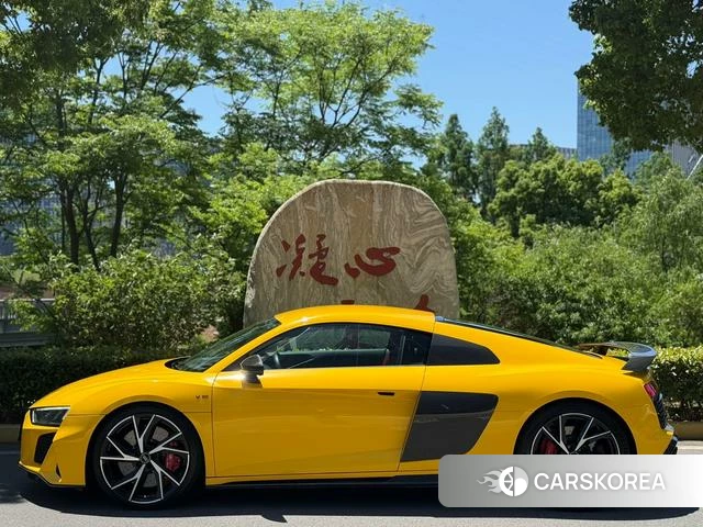 Audi R8 2023 Желтый из Китая, фото 2