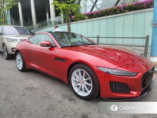 Jaguar F-TYPE 2023 Красный из Кореи, фото 2