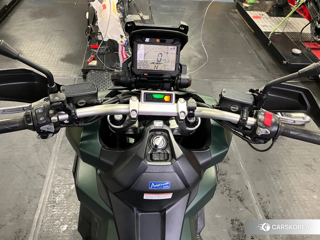 Проданный Honda X-ADV 750 2019 из Японии, фото 2
