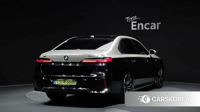 BMW 7 Series (G70) id 4194024 из Кореи 12