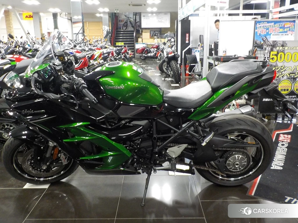 Проданный Kawasaki NINJA H2 SX SE 2022 из Японии, фото 2