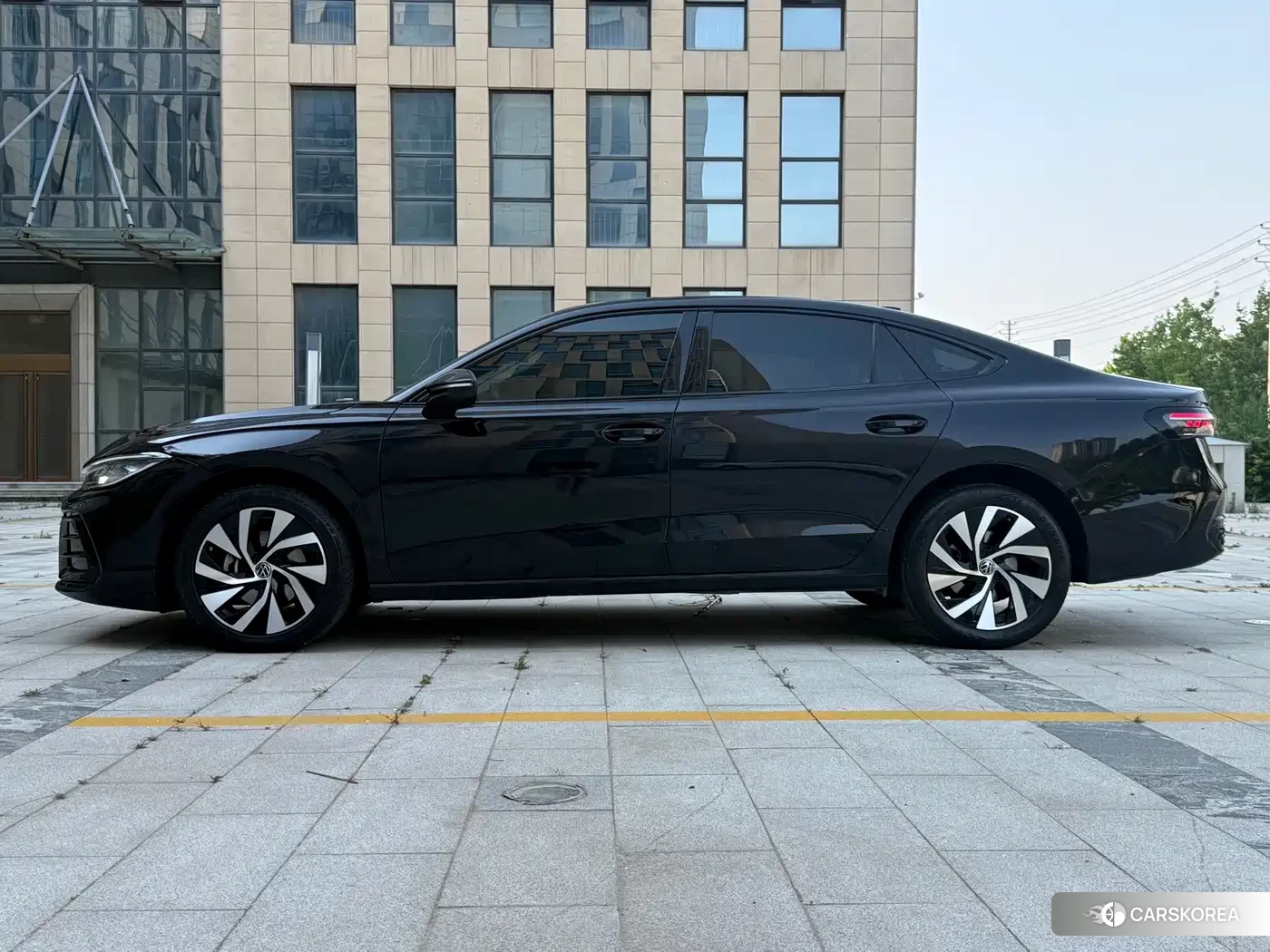 Volkswagen Passat id 4515375 из Китая 12