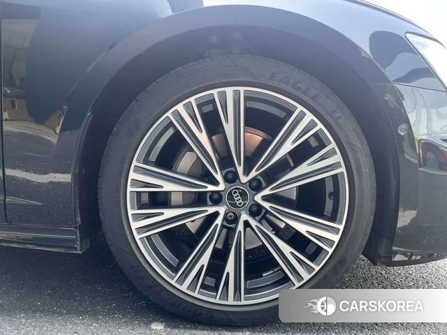 Audi A6L id 4235969 из Китая 8