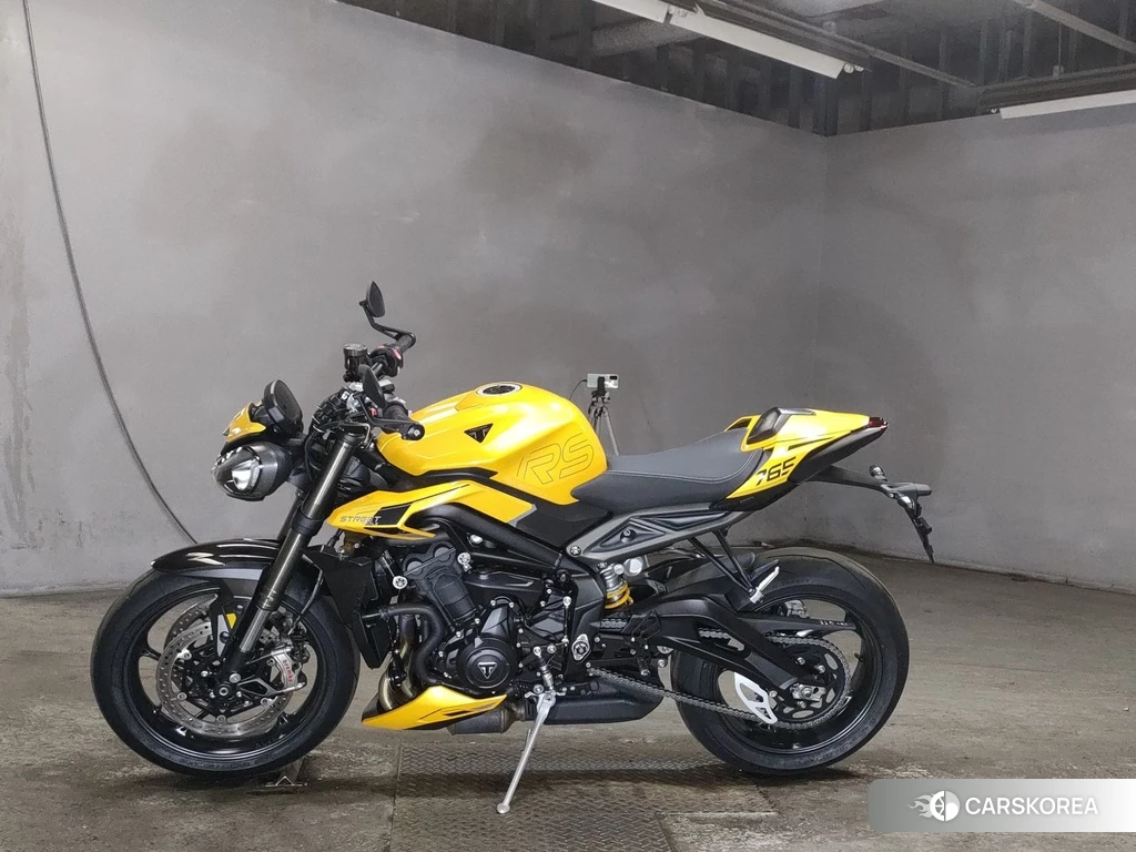 Проданный Triumph STREET TRIPLE 765 RS 2024 из Японии