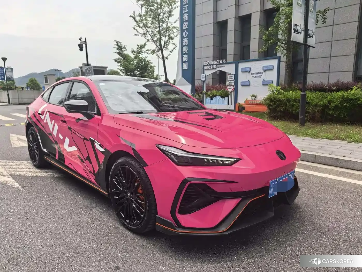 Chang'an Changan UNI-V 2025 Champagne/brown из Китая, фото 2