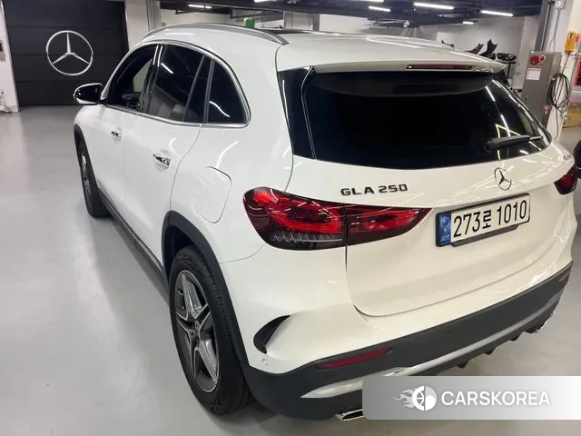 Mercedes-Benz GLA - Class H247 2022 Белый из Кореи, фото 2