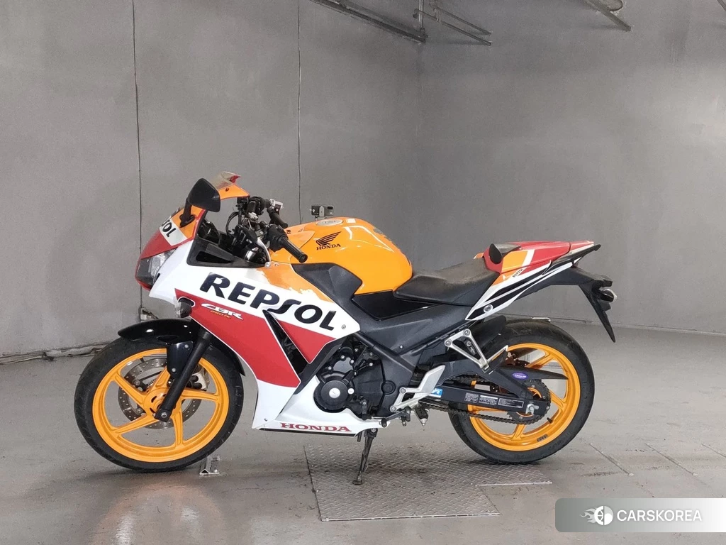 Проданный Honda CBR250R 2015 из Японии, фото 2