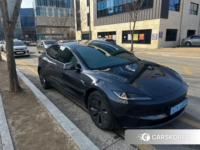 Tesla Model 3 2025 Серый из Кореи, фото 2