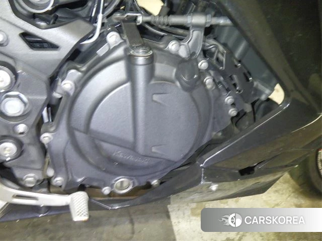 Engine photo