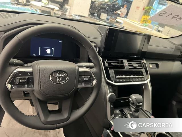 Toyota Land Cruiser (imported) 2025 Черный из Китая, фото 2