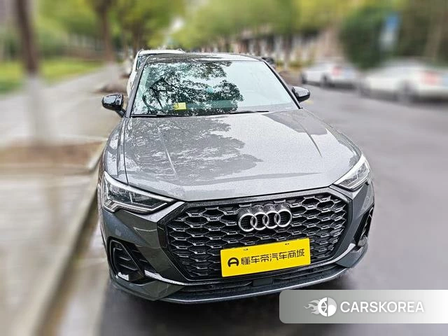 Audi Q3 Sportback 2023 Темно-серый из Китая, фото 2
