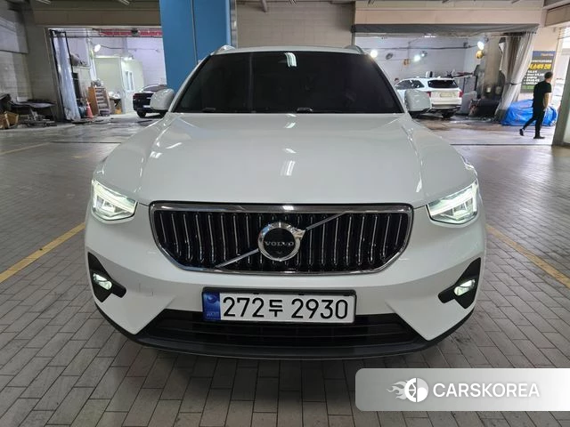 Volvo XC40 2023 Белый из Кореи, фото 2