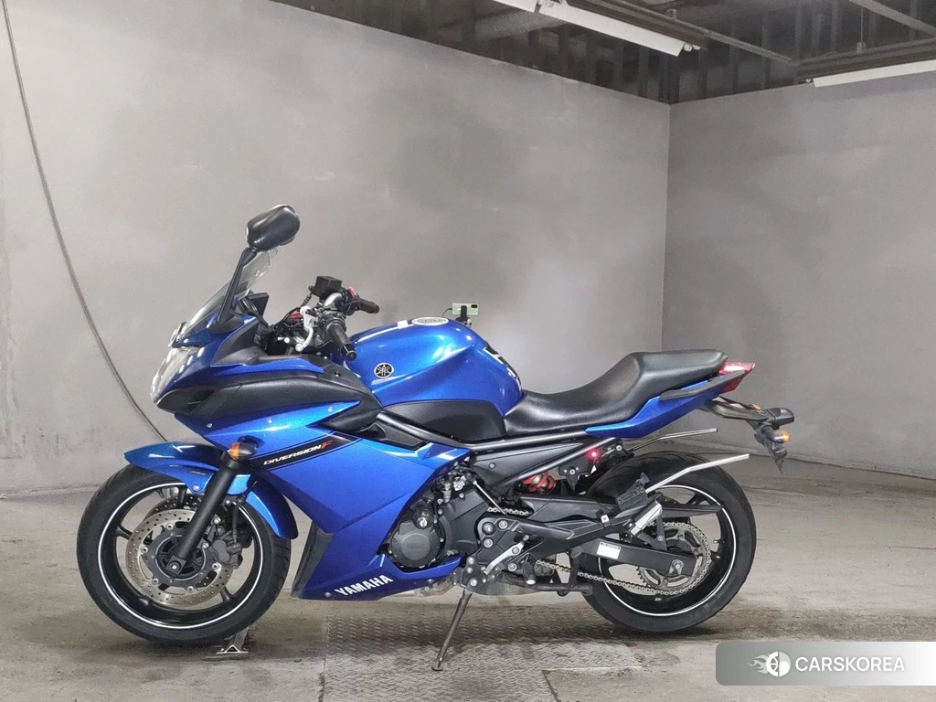 Проданный Yamaha XJ6 DIVERSION 2012 из Японии