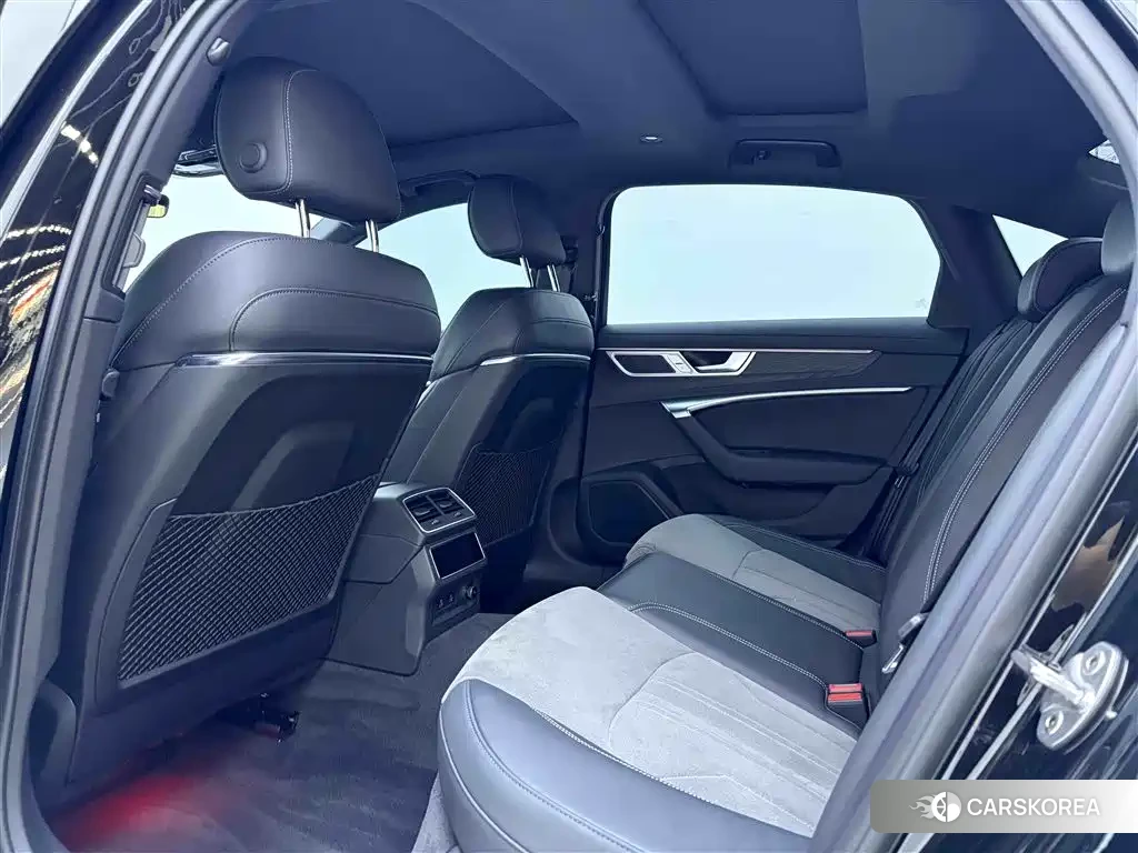 Audi A6L id 4548193 из Китая 12