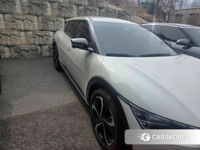 Kia EV6 2021 Жемчужный цвет из Кореи, фото 2