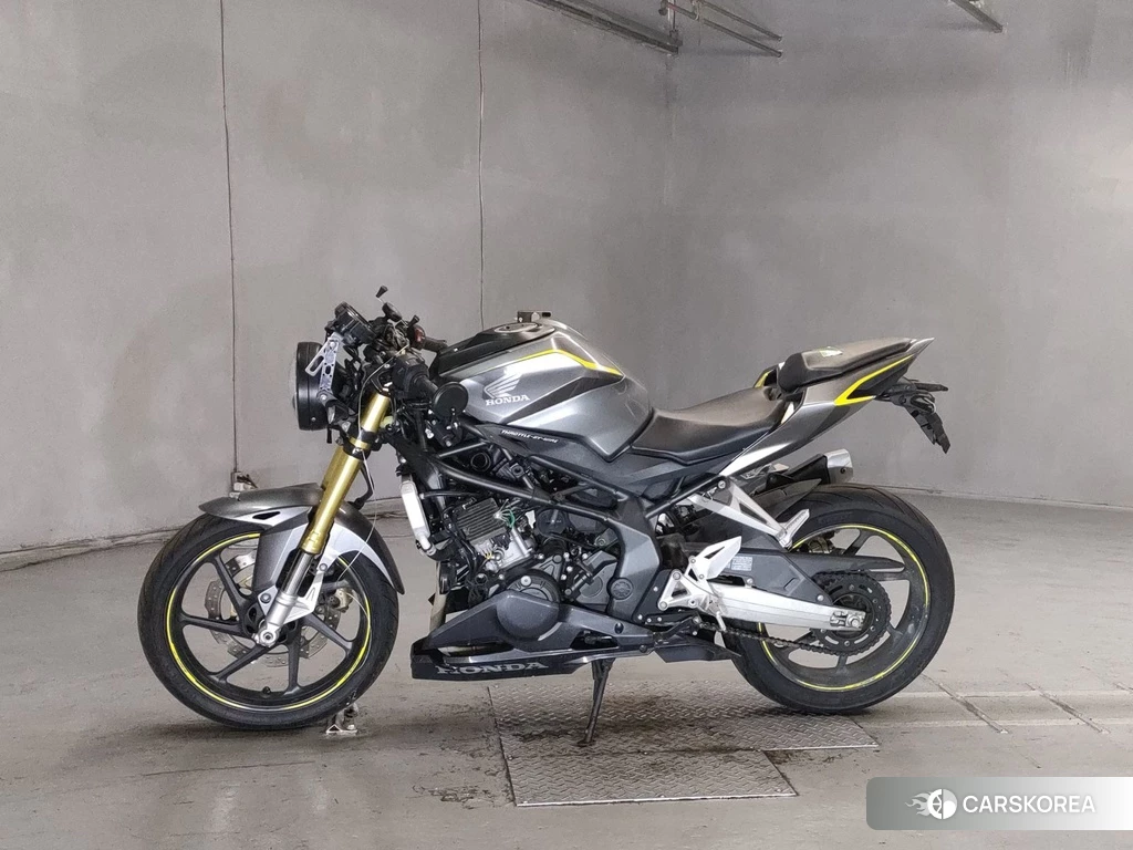 Проданный Honda CBR250RR 2017 из Японии