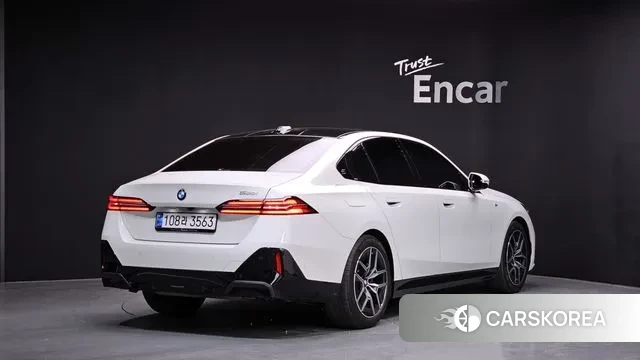 BMW 5 Series (G60) id 3431378 из Кореи 12