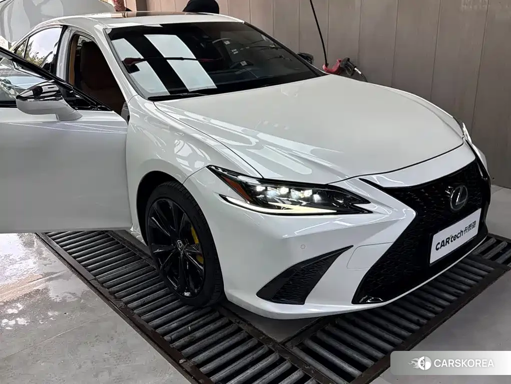 Lexus ES 2024 Белый из Китая, фото 2