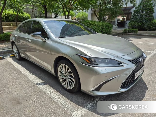 Lexus ES300h 7th generation 2022 Белый из Кореи, фото 4