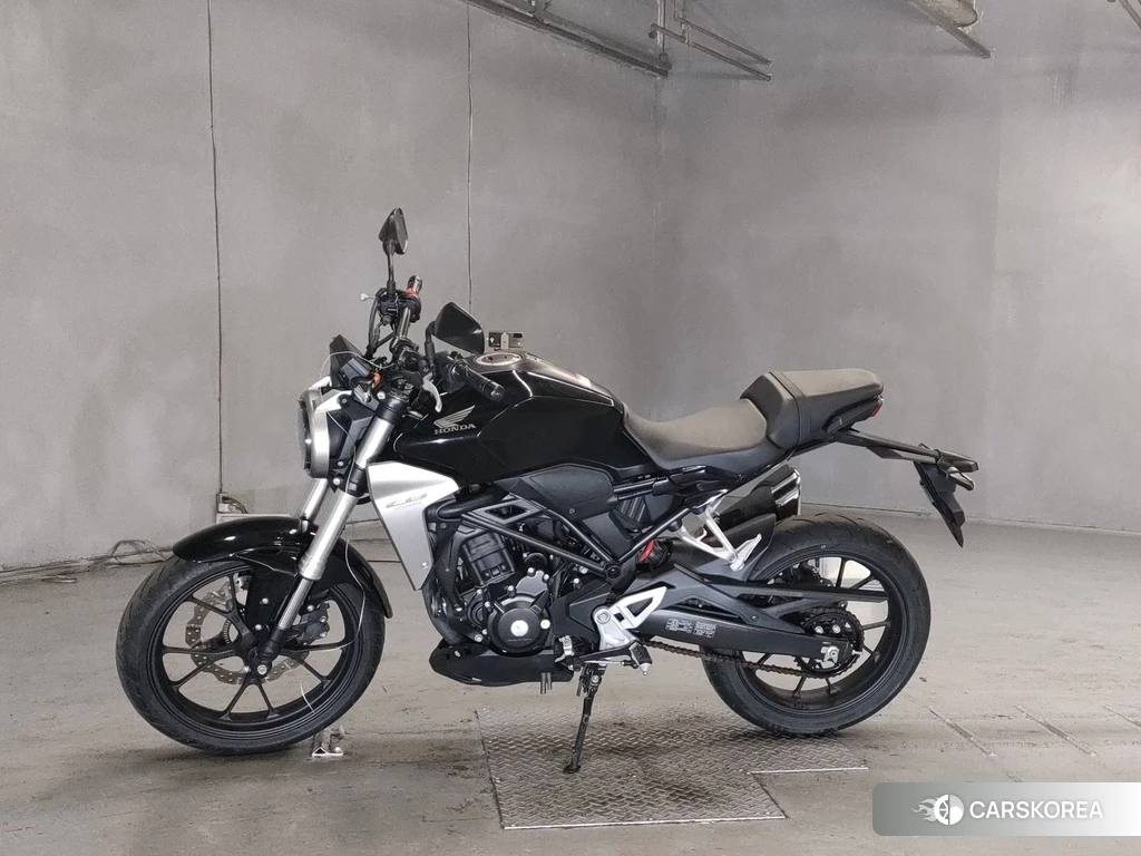 Проданный Honda CB250R 2018 из Японии
