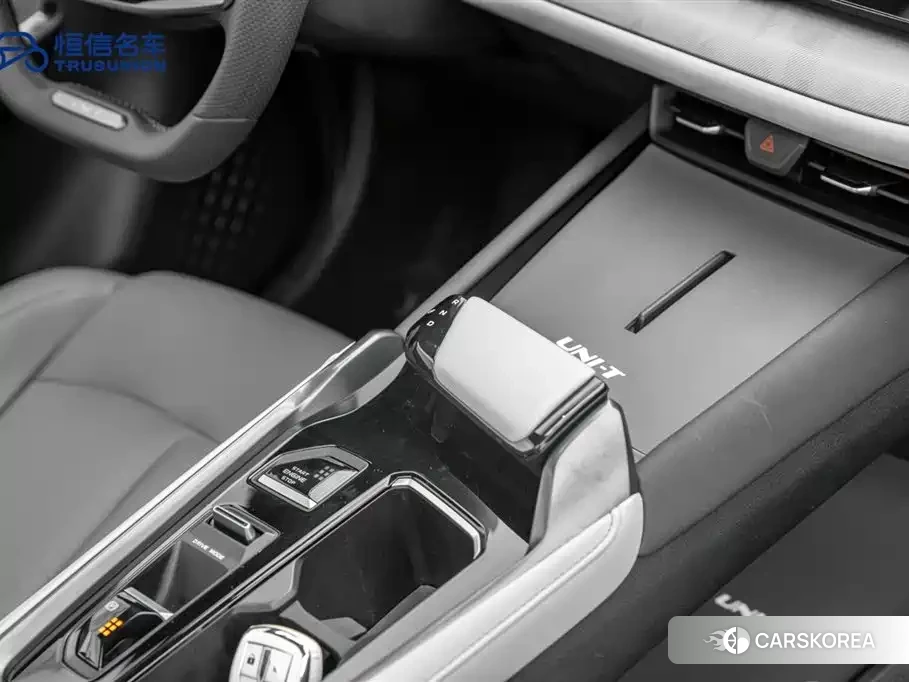 Chang'an Changan UNI-T id 4589121 из Китая 12