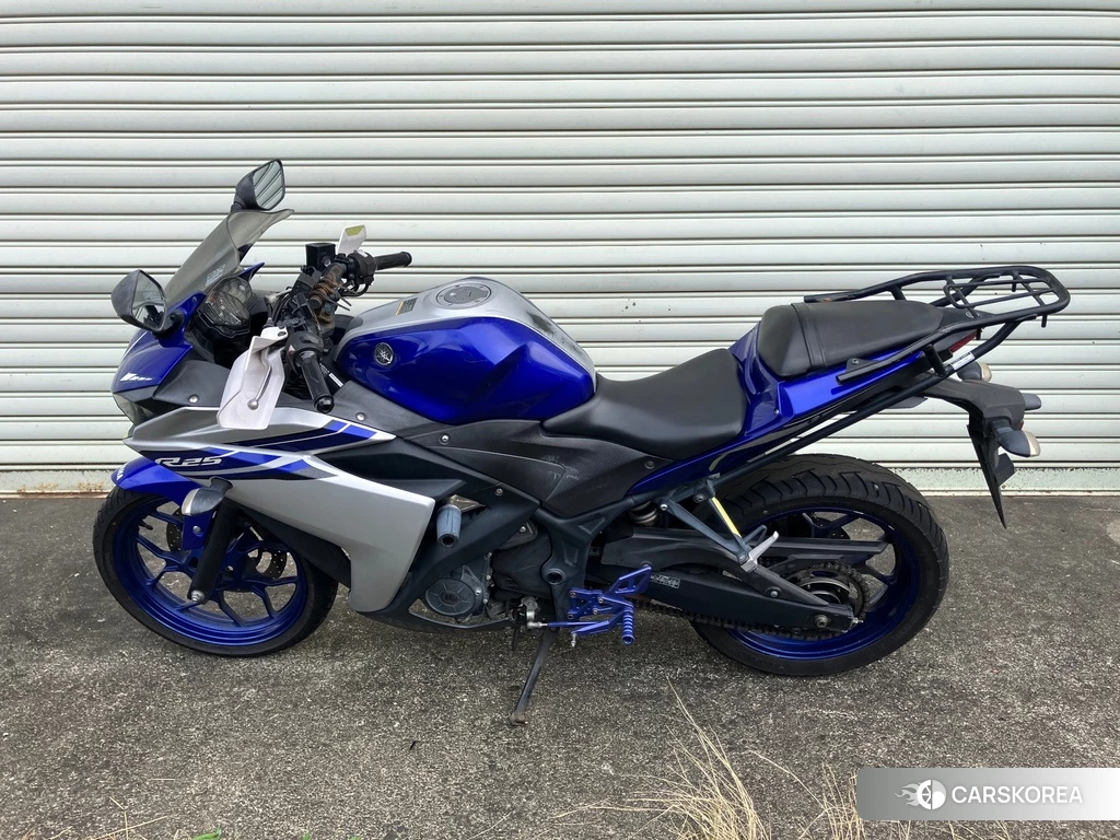 Проданный Yamaha YZF-R25 2016 из Японии