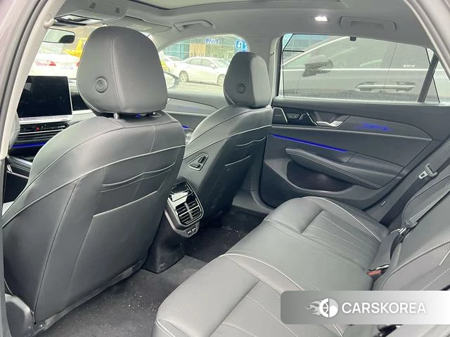 Volkswagen Passat 2024 Фиолетовый из Китая, фото 2