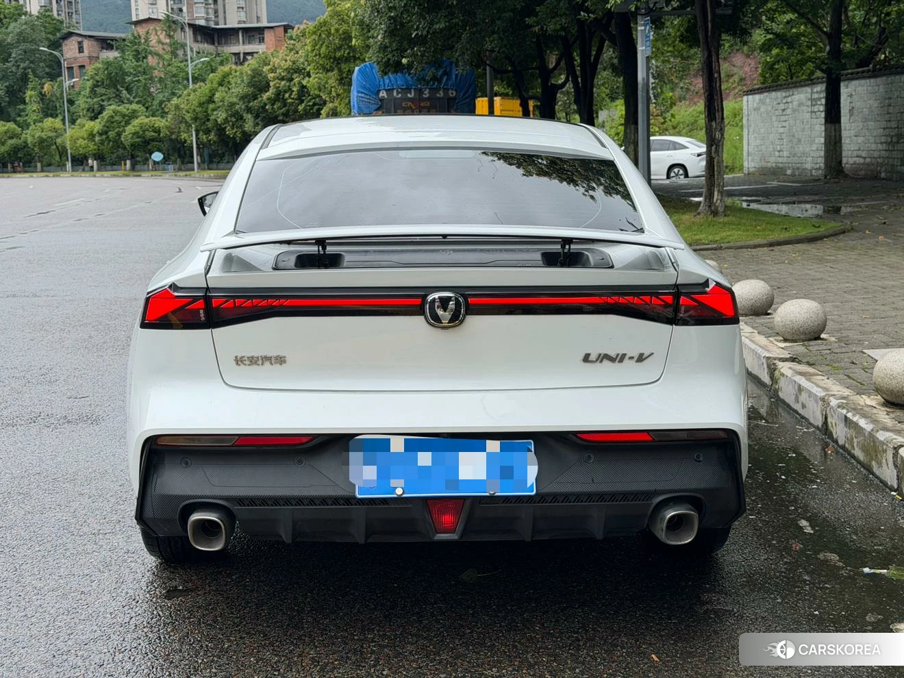 Chang'an UNI-V 2023 Белый из Китая, фото 2