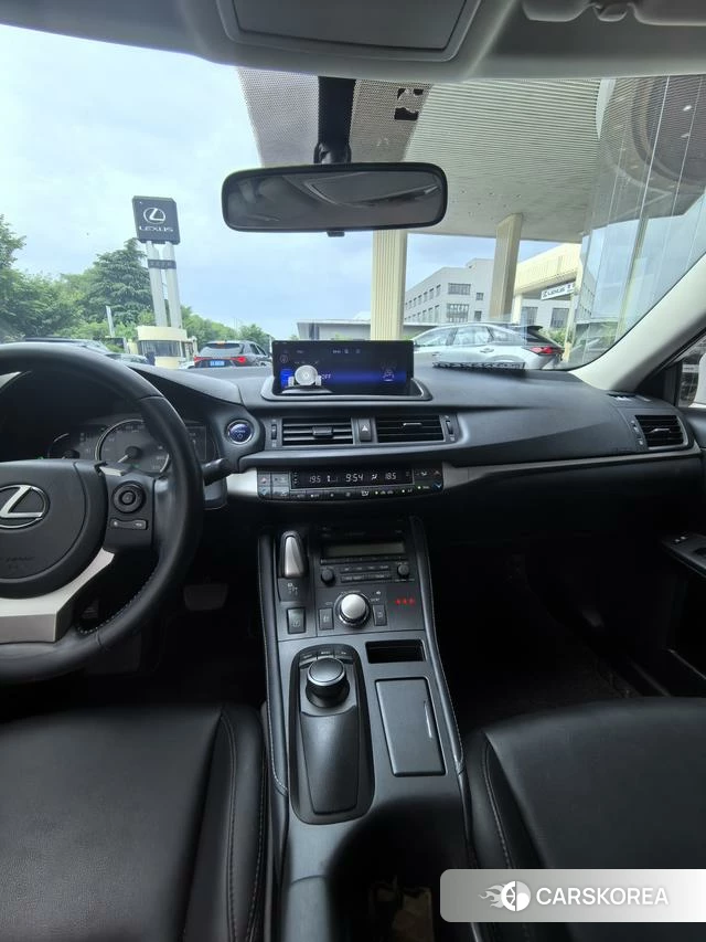 Lexus CT id 4335905 из Китая 9