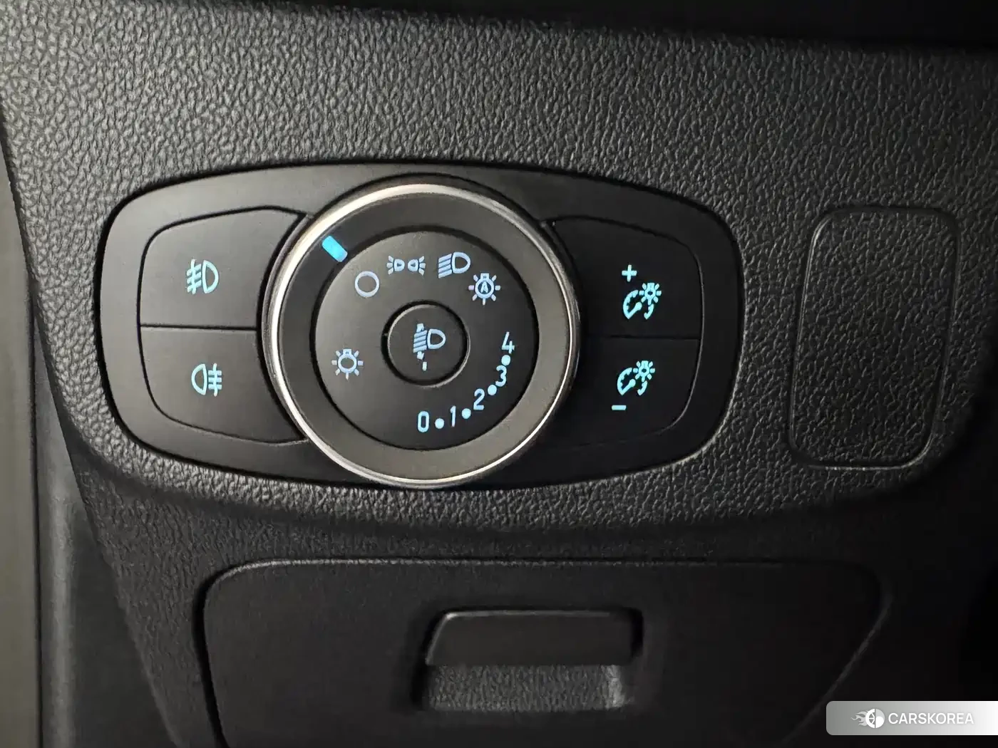 Ford Fox id 4565208 из Китая 12