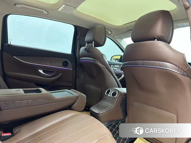 Mercedes-Benz E-class 2021 Черный из Китая, фото 2