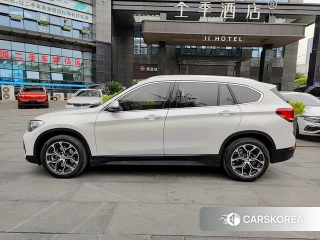 BMW X1 2023 Белый из Китая, фото 2