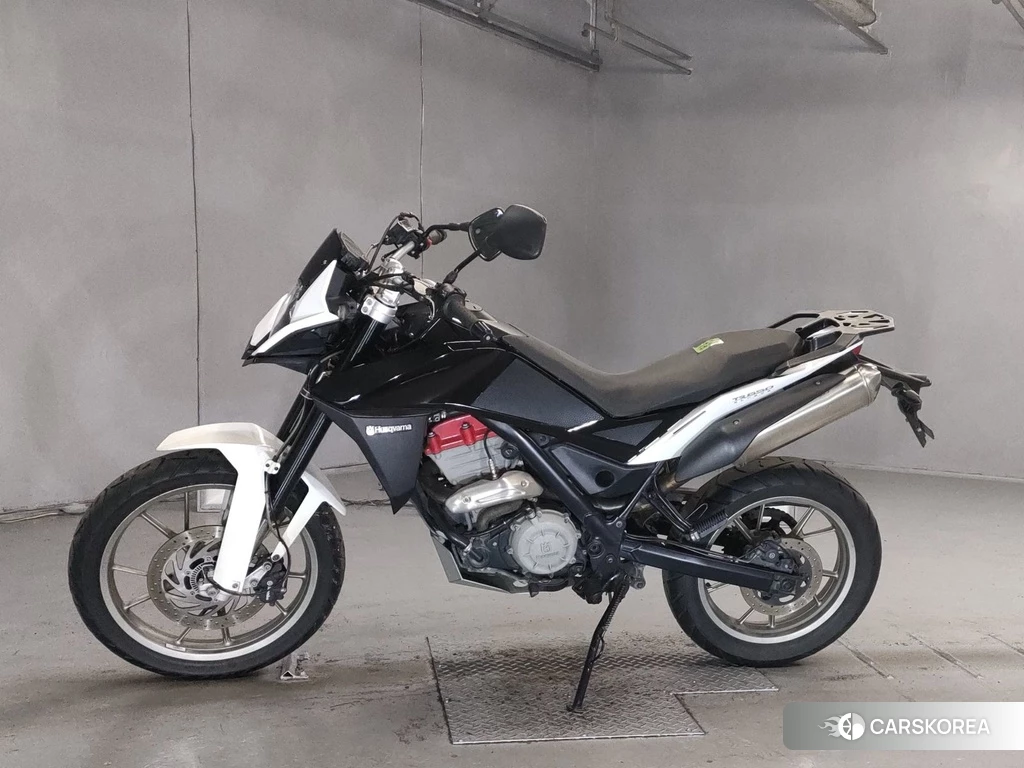 Проданный Husqvarna TR650 STRADA 2013 из Японии, фото 2
