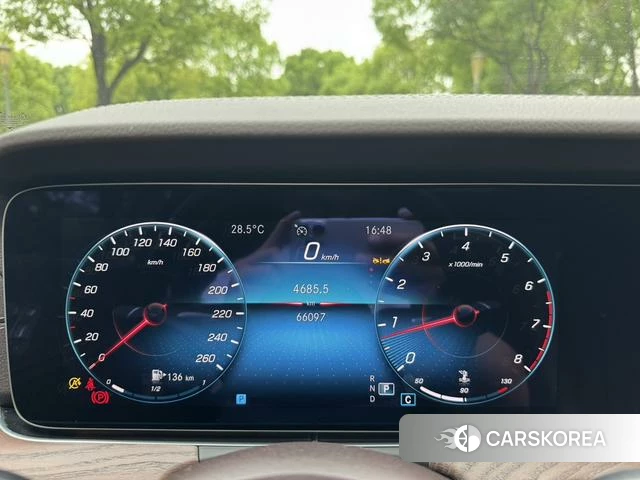 Mercedes-Benz E-class 2023 Черный из Китая, фото 2