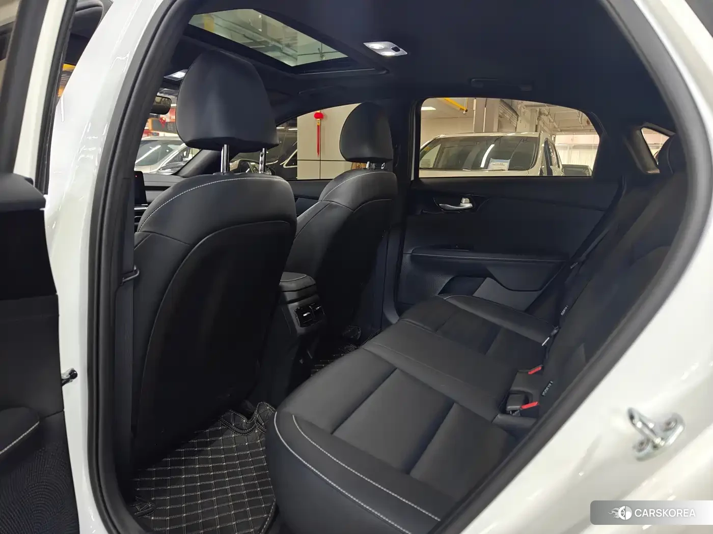 Kia K3 2025 Белый из Китая, фото 2