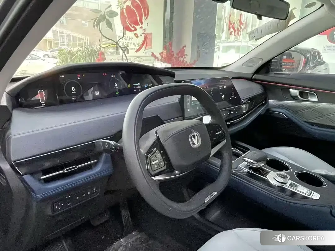 Chang'an Changan UNI-K Smart iDD 2022 Silver/gray из Китая, фото 2