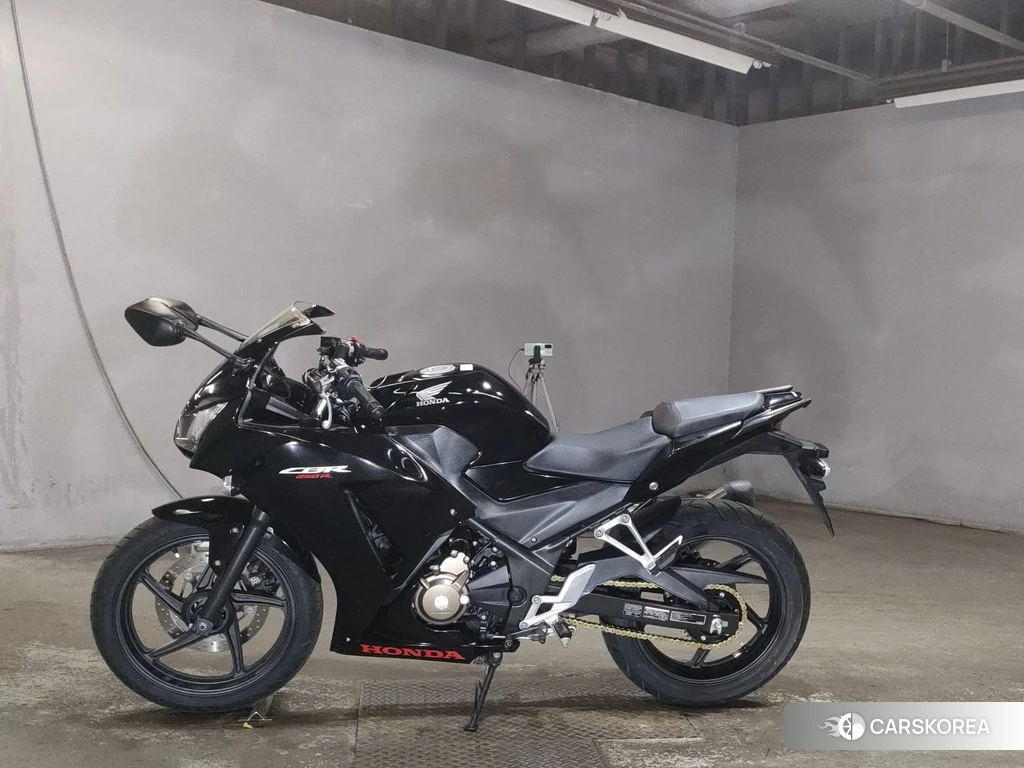Проданный Honda CBR250R 2017 из Японии, фото 2
