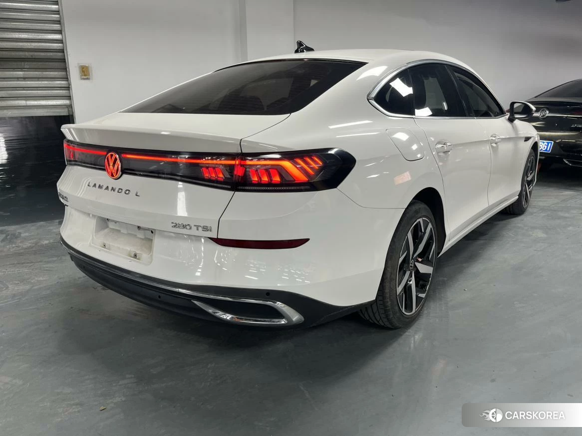 Volkswagen Lingdu 2023 Белый из Китая, фото 2