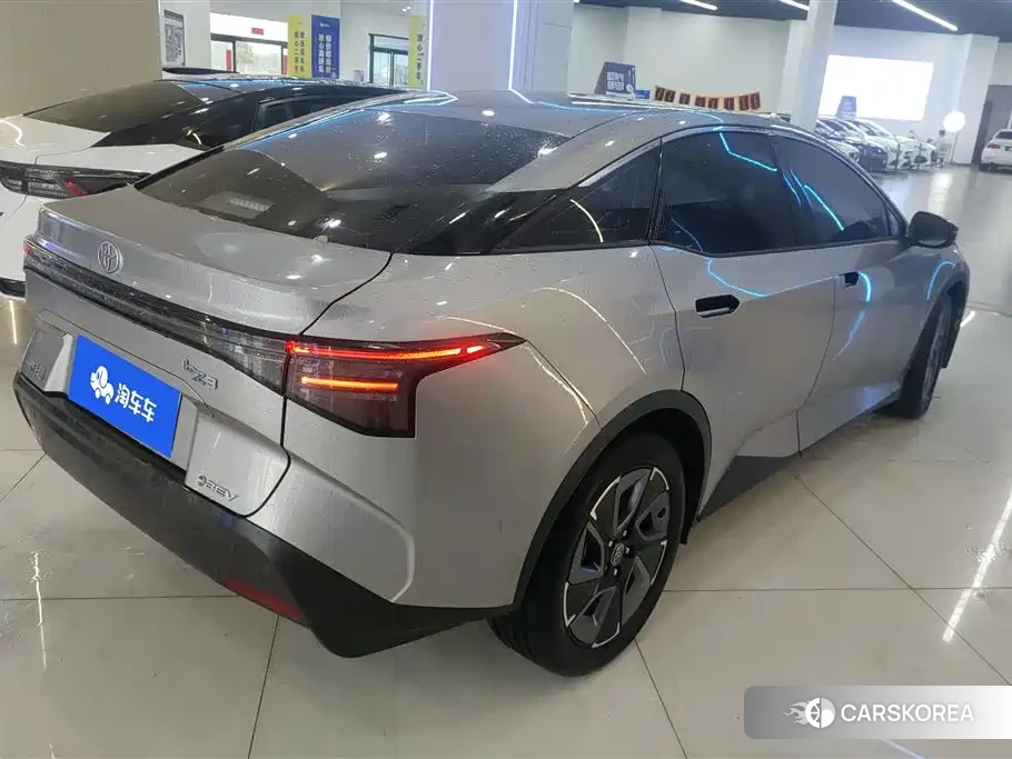 Toyota bZ3 id 4565150 из Китая 8