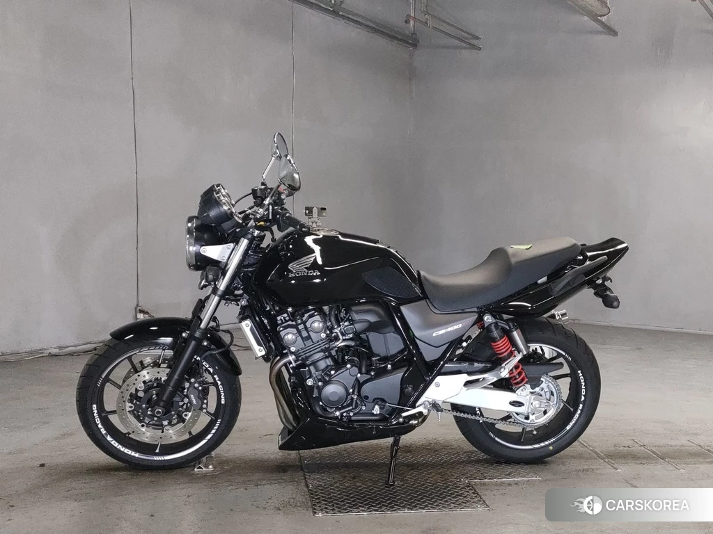 Проданный Honda CB400SF 2022 из Японии, фото 2