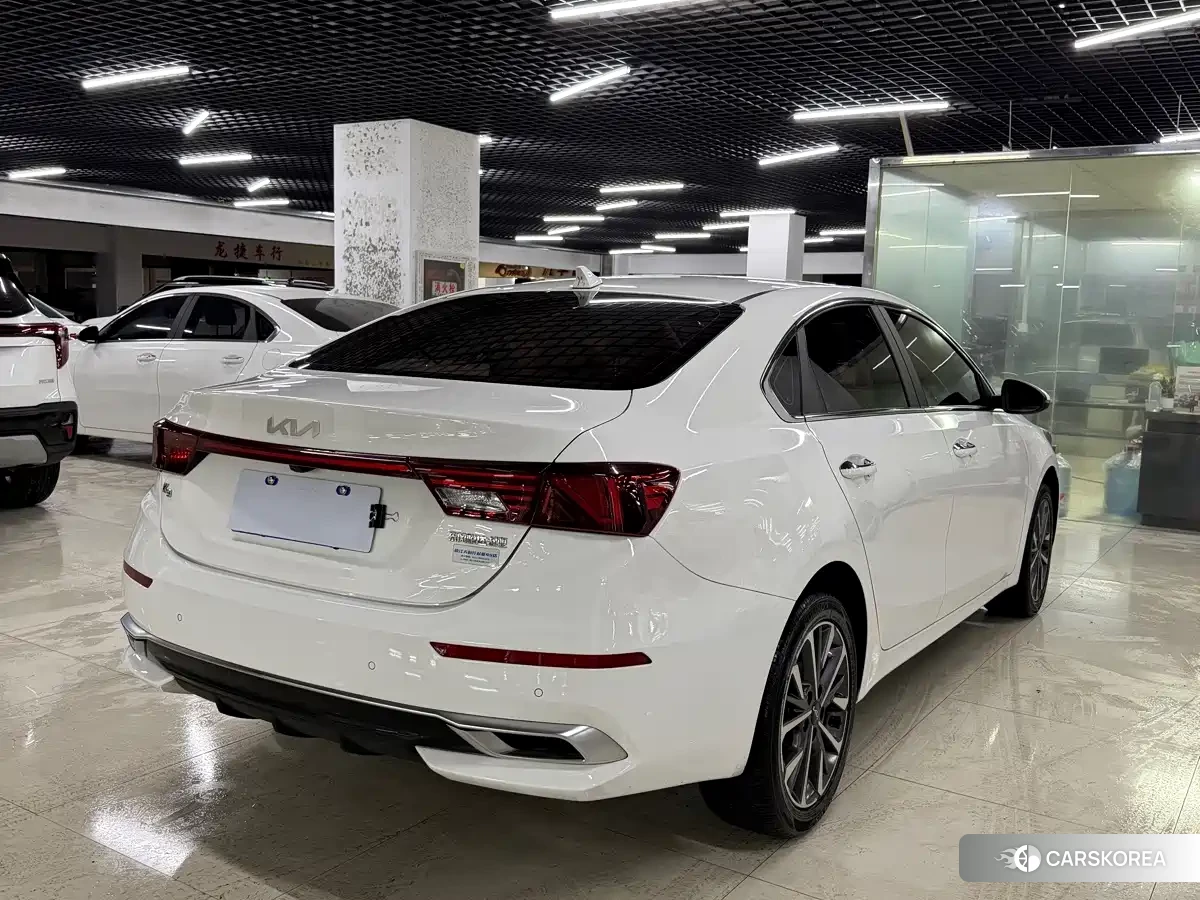 Kia K3 2022 Белый из Китая, фото 2
