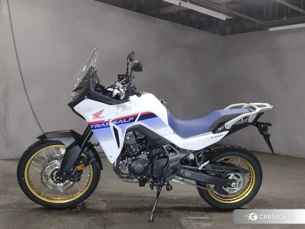Проданный Honda TRANSALP XL750 2023 из Японии