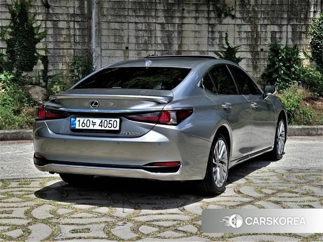 Lexus ES300h 7th generation id 4380965 из Кореи 12